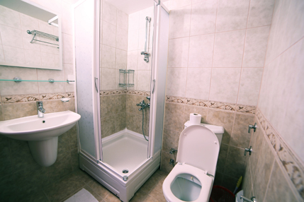 Standard-Double-Room-Bathroom